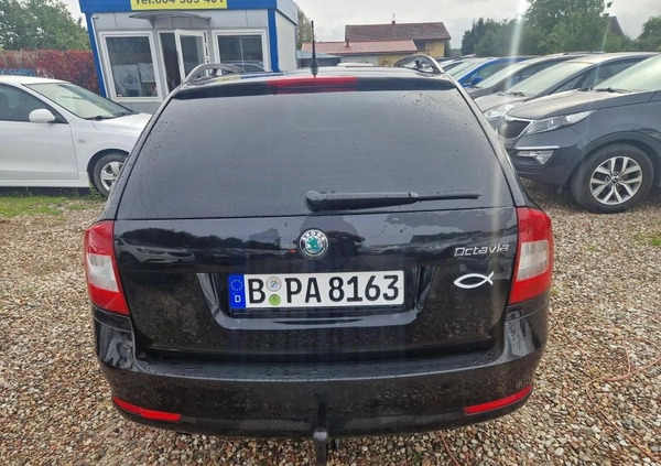 Skoda Octavia cena 22300 przebieg: 170000, rok produkcji 2012 z Mikołajki małe 121